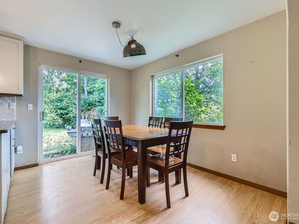 9806 6th Place SE, Lake Stevens WA 98258