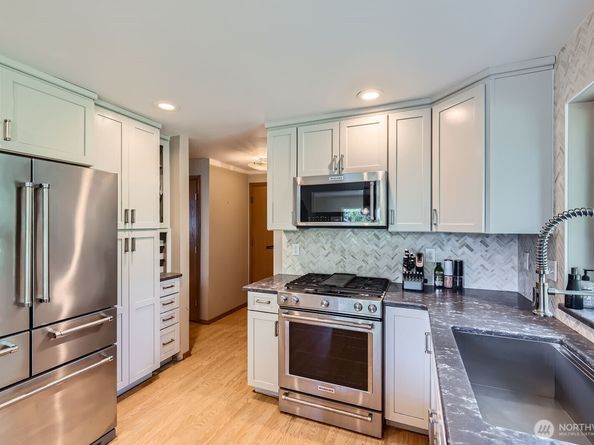 9806 6th Place SE, Lake Stevens WA 98258