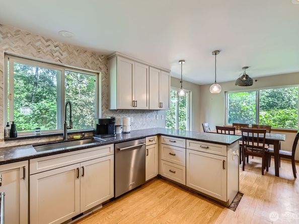 9806 6th Place SE, Lake Stevens WA 98258
