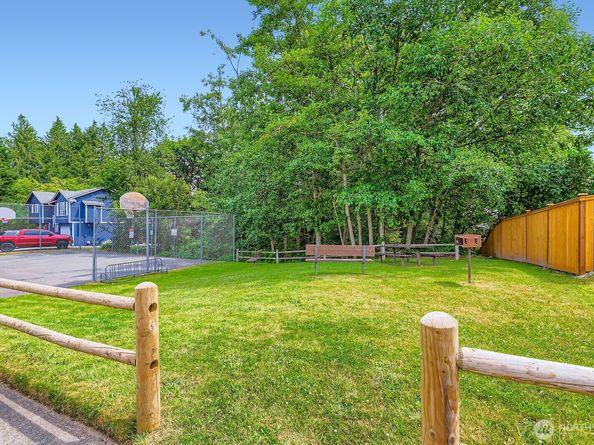 9806 6th Place SE, Lake Stevens WA 98258