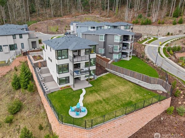 2599 NW Si View Lane, Issaquah WA 98027
