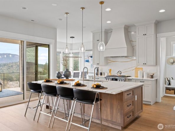 2599 NW Si View Lane, Issaquah WA 98027