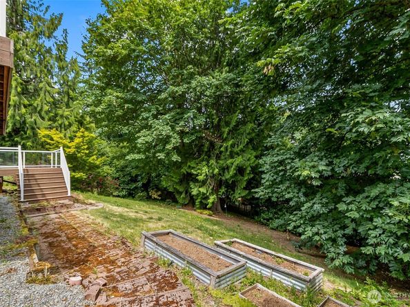 17002 SE 43rd Street, Bellevue WA 98006