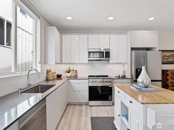 2521 29th Avenue S C, Seattle WA 98144