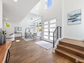 10204 NE 43rd Street, Kirkland WA 98033