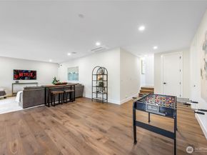 10204 NE 43rd Street, Kirkland WA 98033