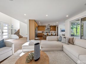 10204 NE 43rd Street, Kirkland WA 98033