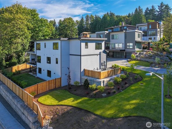 10204 NE 43rd Street, Kirkland WA 98033