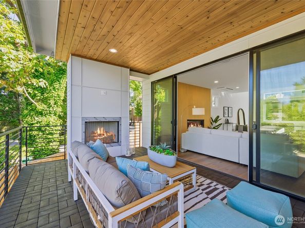 10204 NE 43rd Street, Kirkland WA 98033
