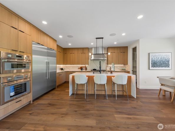 10204 NE 43rd Street, Kirkland WA 98033