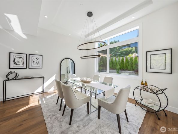 10204 NE 43rd Street, Kirkland WA 98033