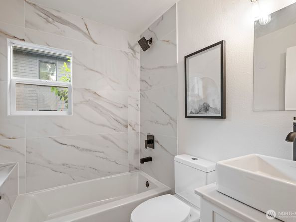 3539 NE 88th Street A, Seattle WA 98115
