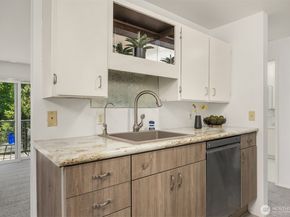 19428 Aurora Avenue N 427, Shoreline WA 98133