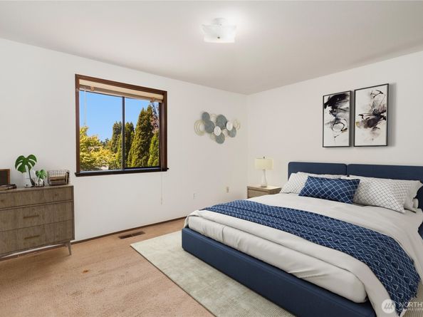 18552 15th Loop NE, Poulsbo WA 98370
