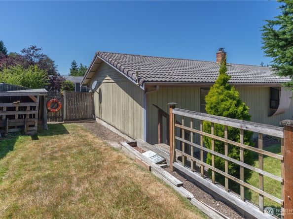 18552 15th Loop NE, Poulsbo WA 98370