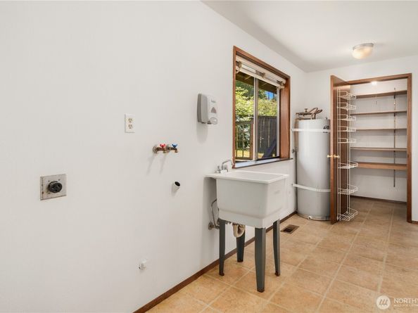 18552 15th Loop NE, Poulsbo WA 98370