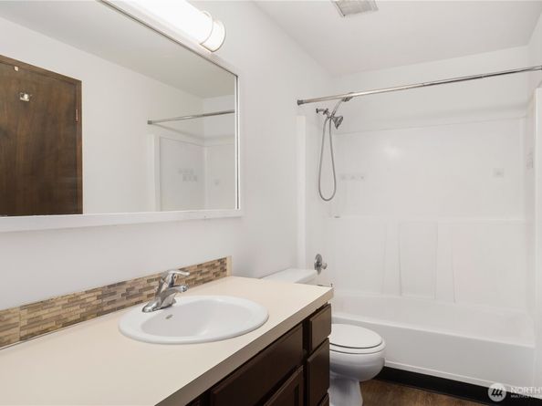 18552 15th Loop NE, Poulsbo WA 98370