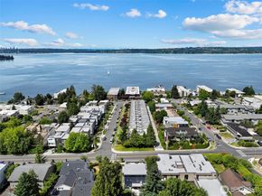 6304 Lakeview Drive, Kirkland WA 98033