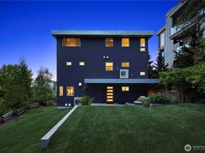 6304 Lakeview Drive, Kirkland WA 98033