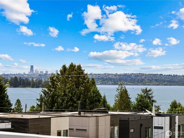 6304 Lakeview Drive, Kirkland WA 98033