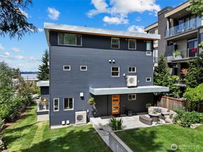 6304 Lakeview Drive, Kirkland WA 98033
