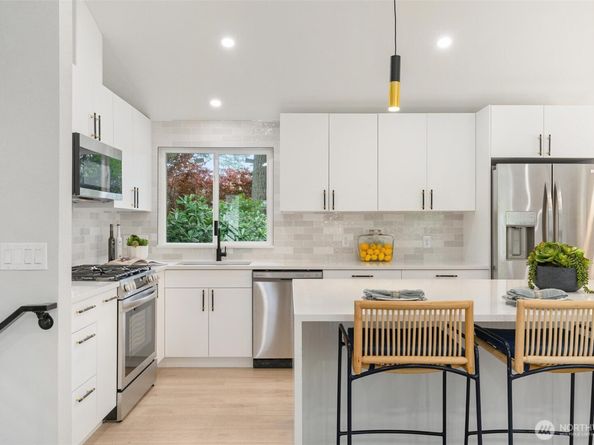 12804 NE 139th Court, Kirkland WA 98034