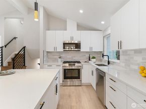 12804 NE 139th Court, Kirkland WA 98034