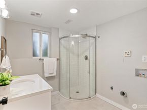 12804 NE 139th Court, Kirkland WA 98034