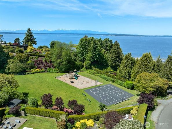 10718 12th Avenue NW, Seattle WA 98177