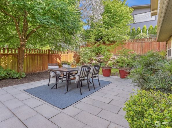 10718 12th Avenue NW, Seattle WA 98177