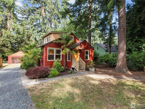 13527 23rd Avenue NE, Seattle WA 98125