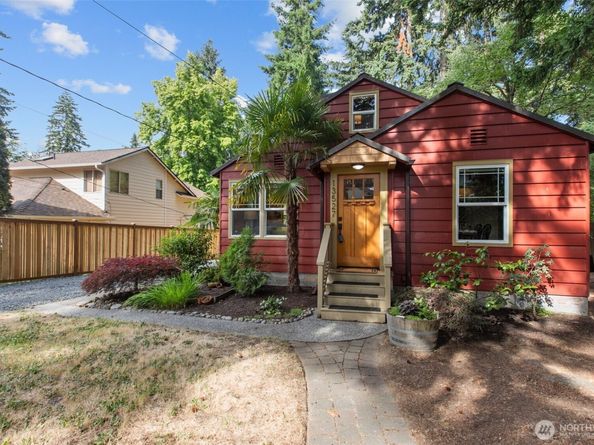13527 23rd Avenue NE, Seattle WA 98125