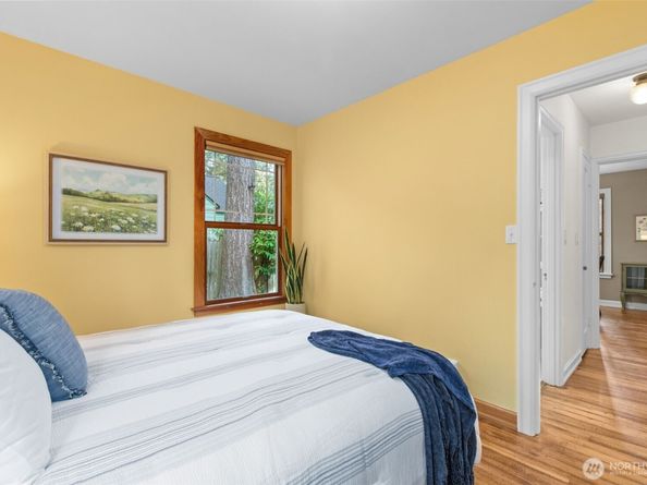 13527 23rd Avenue NE, Seattle WA 98125