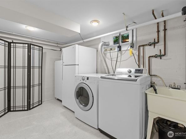 13527 23rd Avenue NE, Seattle WA 98125