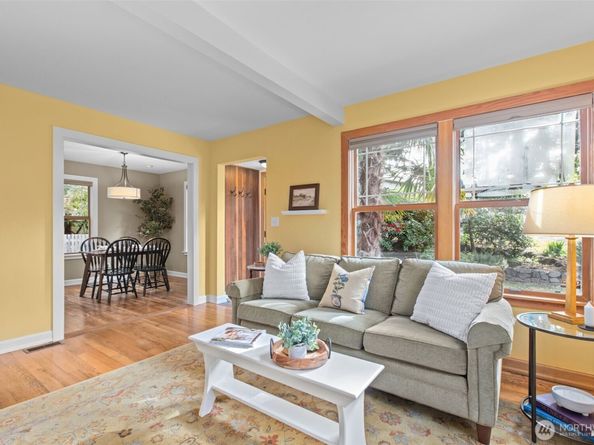 13527 23rd Avenue NE, Seattle WA 98125