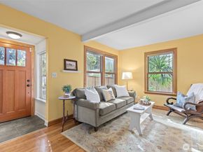 13527 23rd Avenue NE, Seattle WA 98125