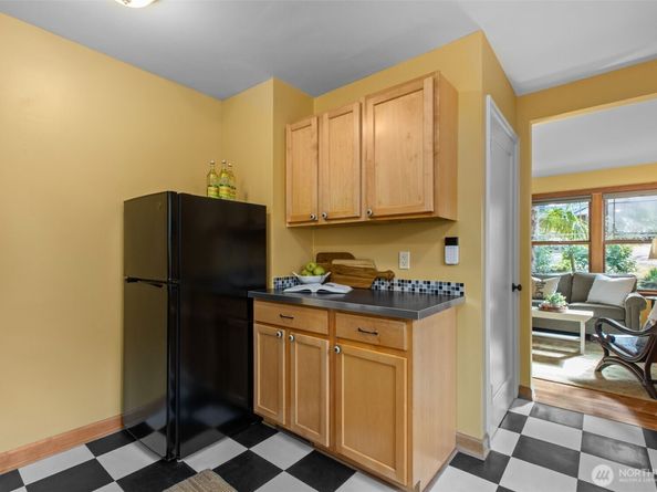13527 23rd Avenue NE, Seattle WA 98125