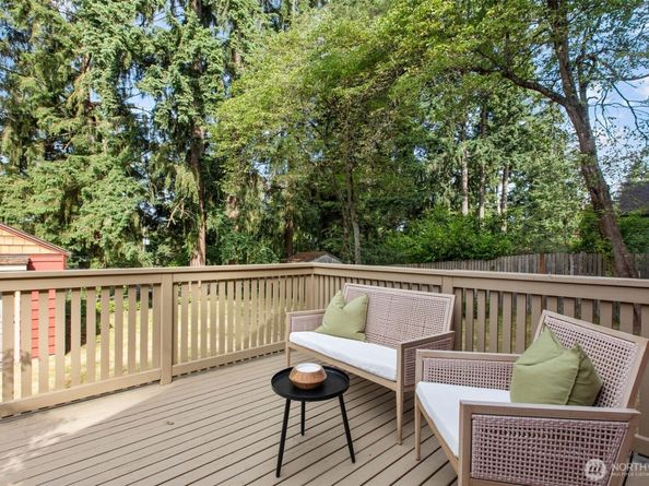 13527 23rd Avenue NE, Seattle WA 98125