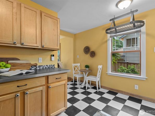 13527 23rd Avenue NE, Seattle WA 98125
