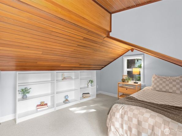 13527 23rd Avenue NE, Seattle WA 98125
