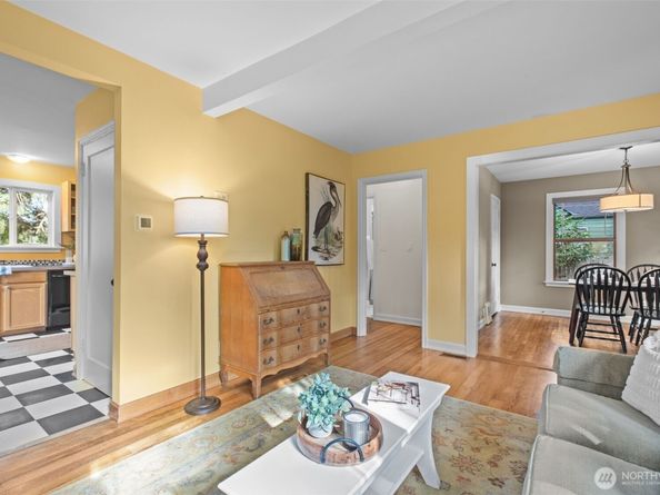 13527 23rd Avenue NE, Seattle WA 98125