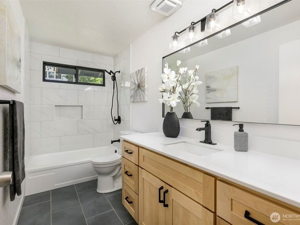 11520 3rd Avenue NW, Seattle WA 98177