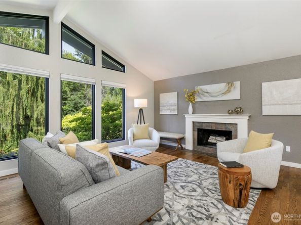 11520 3rd Avenue NW, Seattle WA 98177