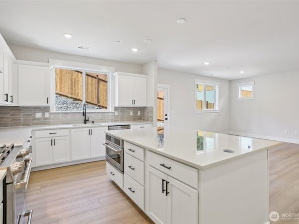 328 182ND Place SE, Bothell WA 98012