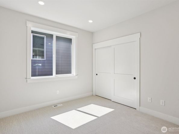 328 182ND Place SE, Bothell WA 98012