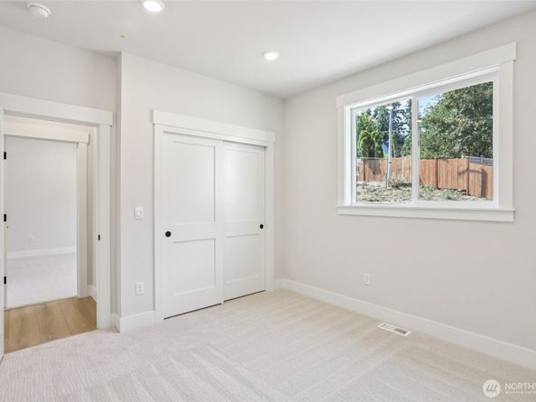 328 182ND Place SE, Bothell WA 98012