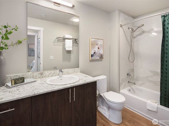1085 103rd Avenue NE 312, Bellevue WA 98004