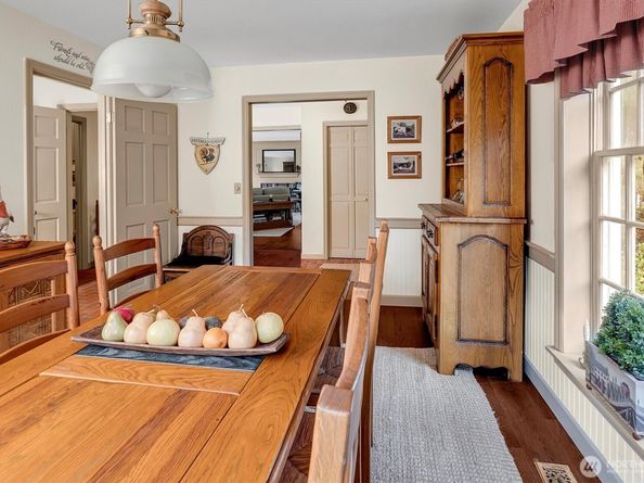 14707 Bear Creek Lane NE, Woodinville WA 98077