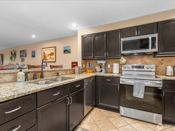 15809 Waynita Way NE G204, Bothell WA 98011