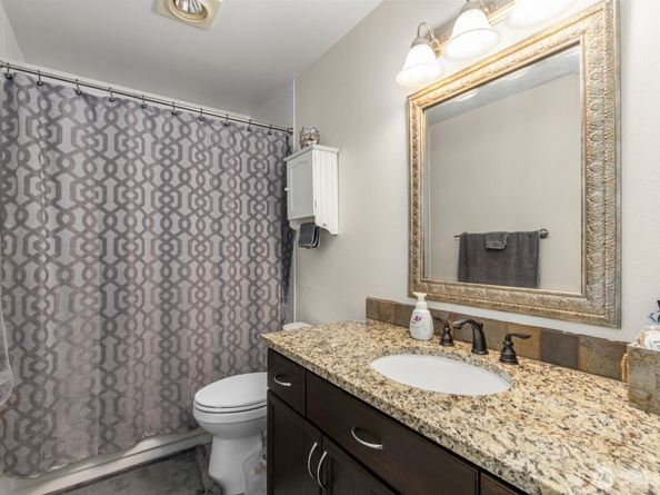 15809 Waynita Way NE G204, Bothell WA 98011